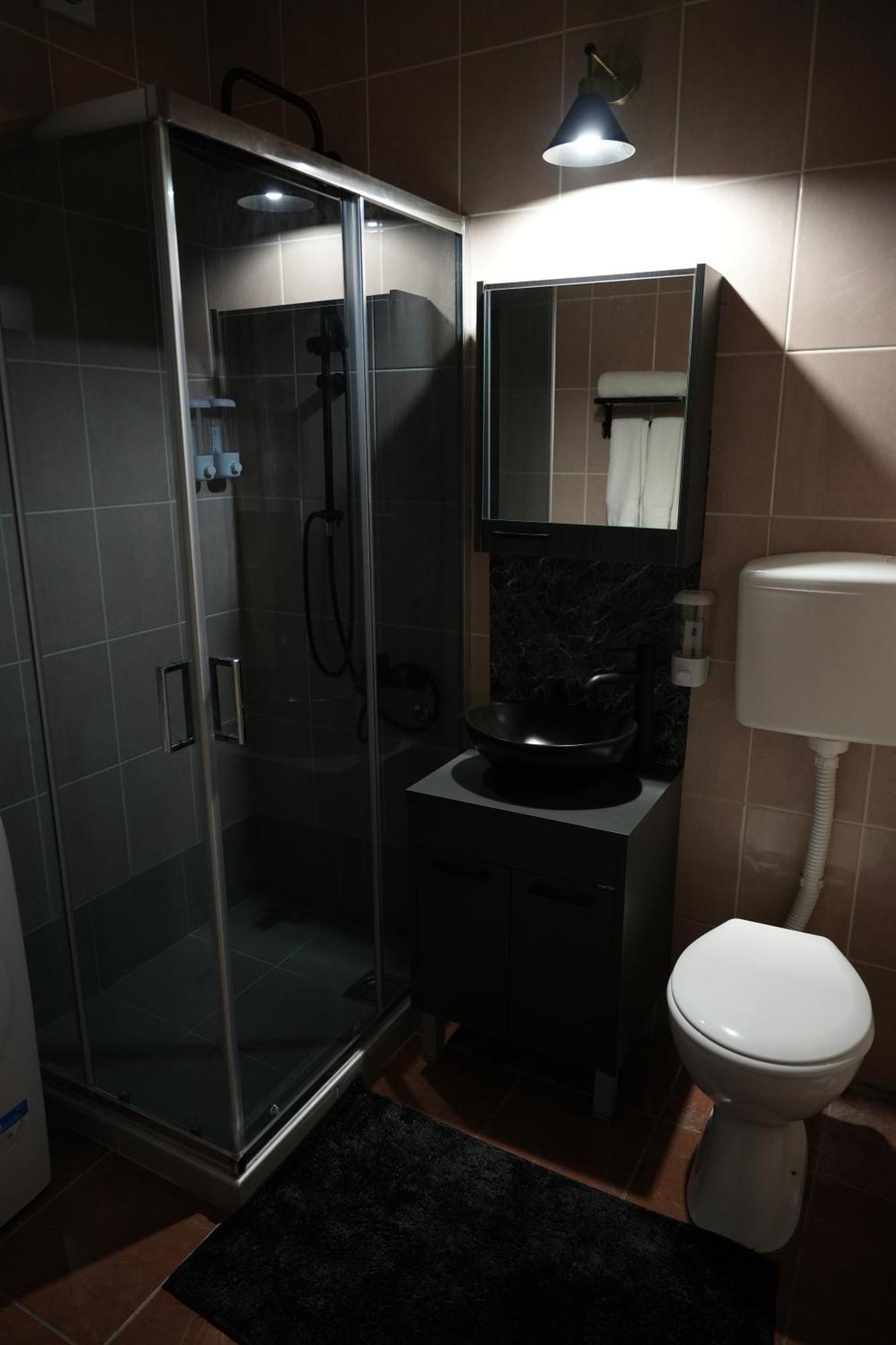 Black Diamond Nis Ngoại thất bức ảnh